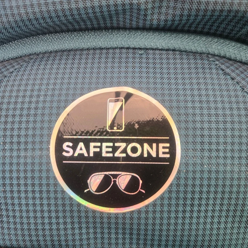 Thule Chronical 28L Backpack Deep Teal Laptop SafeZone 3203888 NWT SAMPLE